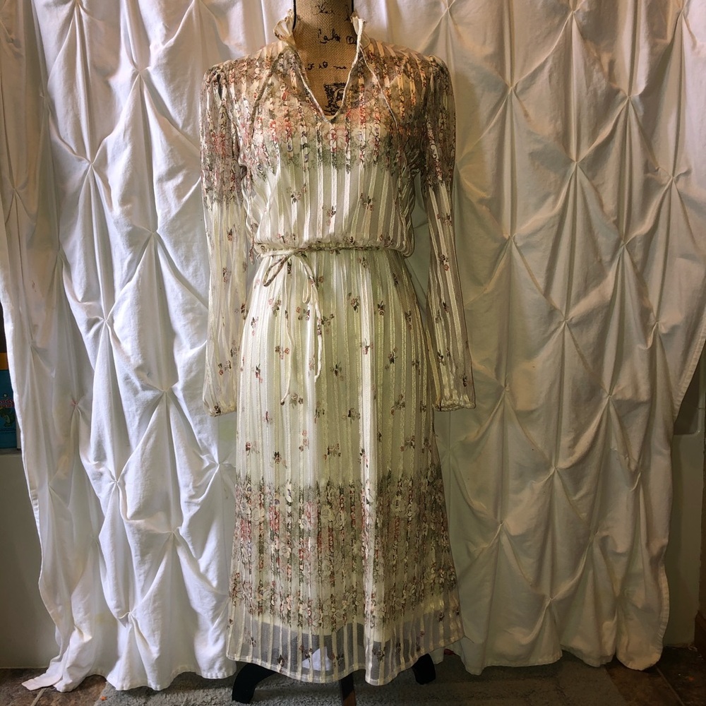VINTAGE sheer floral prairie bohemian dress